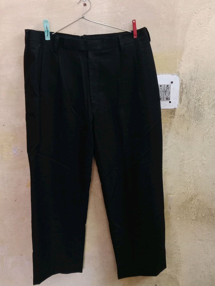 Stitched Men's Black Pant