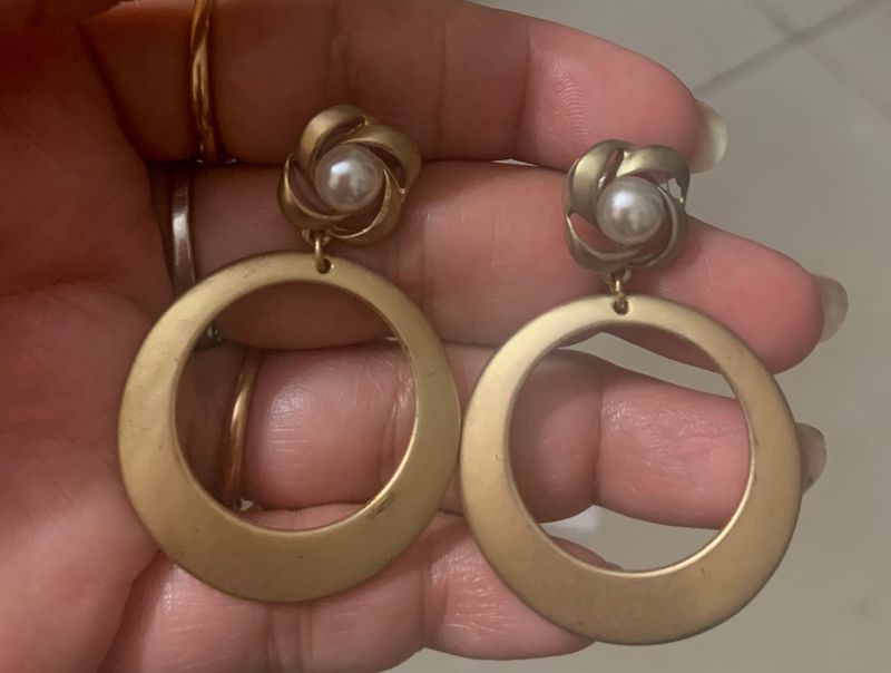 Golden Earrings With A Bead