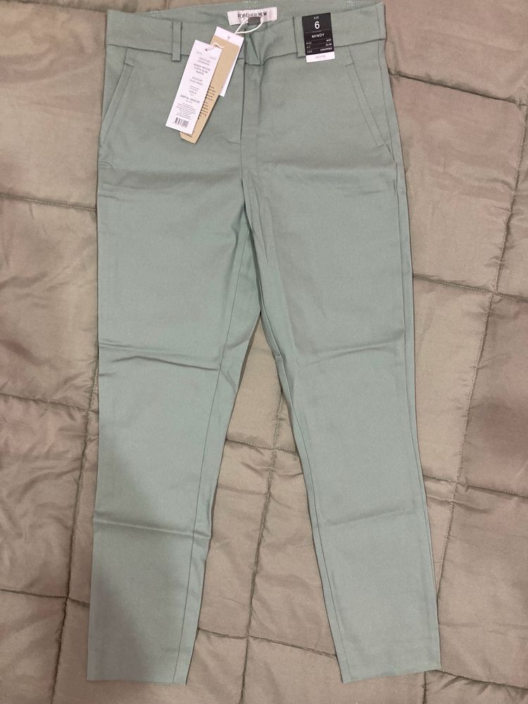 Forever New MINDY PETITE7/8TH SLIMPANTS