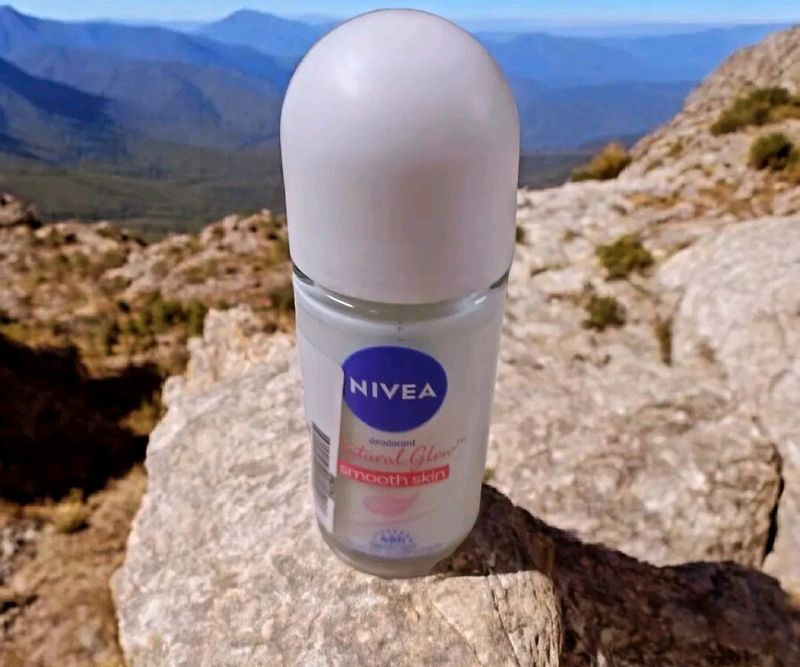 Nivea Natural Glow Roll On