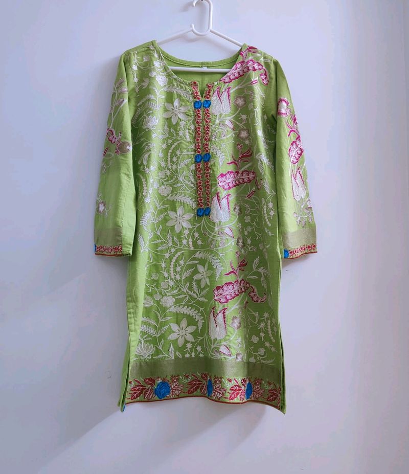 💚 Fully Embroidered Beautiful Kurta