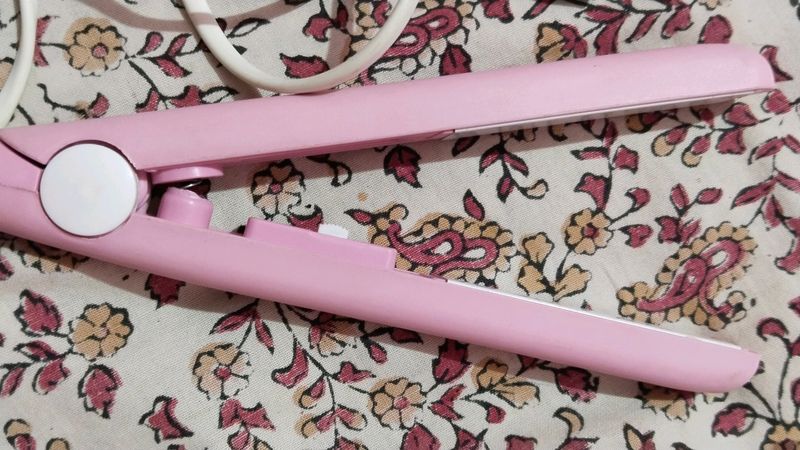 MINI HAIR STRAIGHTENER ----- BAALO KO SEEDHA KARNE