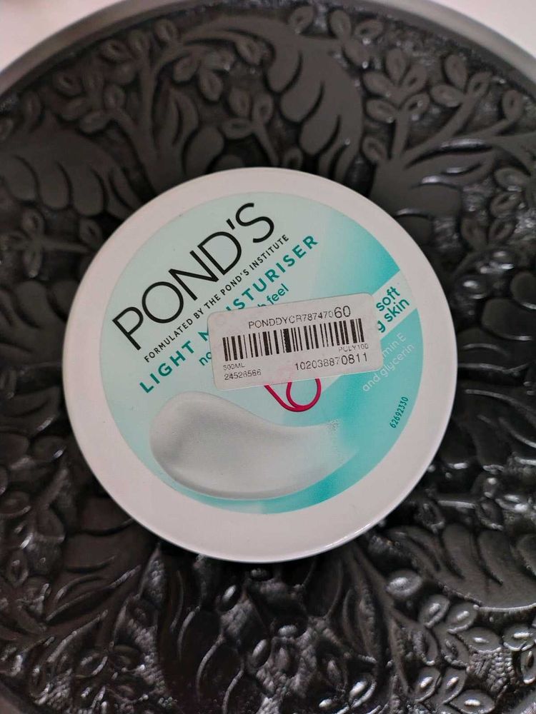 Ponds Light Moisturizer