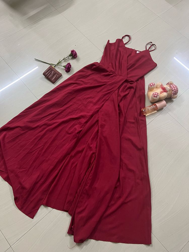 Berrylush Women Solid Red V-Neck Flared Maxi Dress