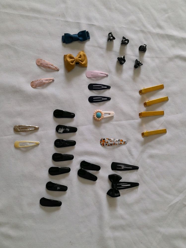 30 Peices Of Hair Clips For Girl's