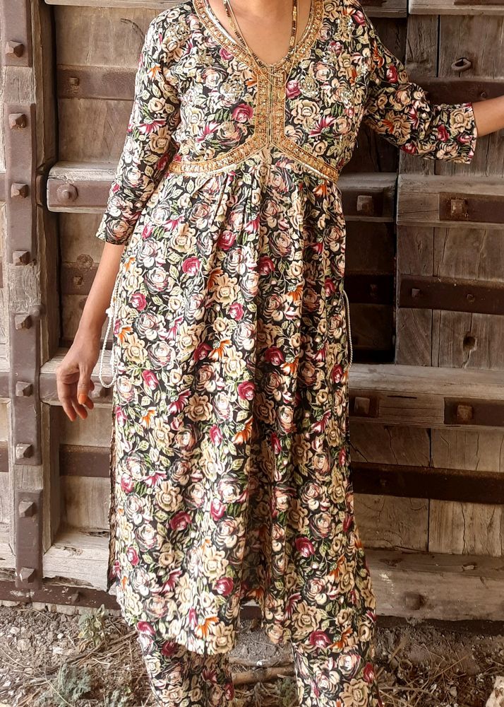 Floral printed nayra cut kurta pant set