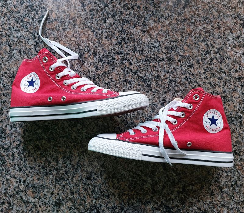 Authentic Brand New Converse Chuck Taylor