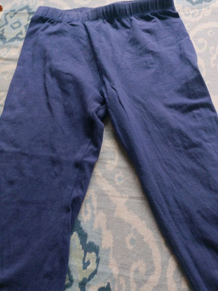 Leggings In Good Condition. Has One Hole At Back