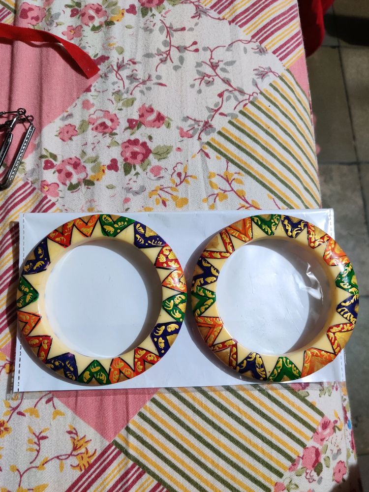 Colourful Bangles Made Of Laak