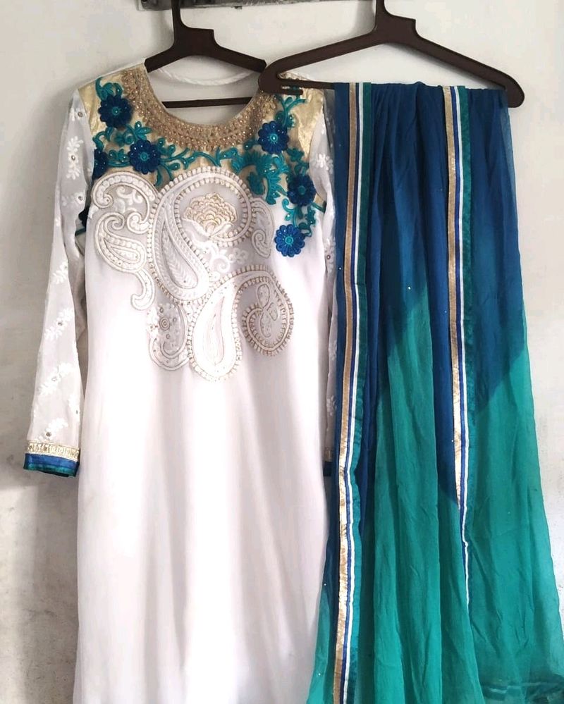 Pakistani Kurta Set For Women And Girls Size Issue