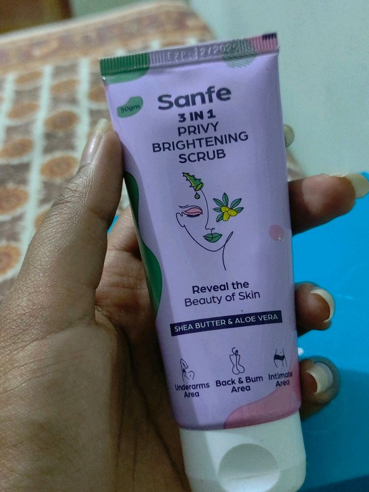 Sanfe 3 In 1 Brightening Scrub