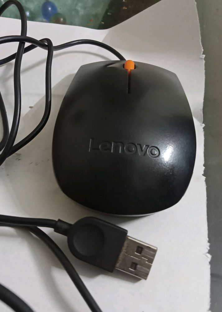 Lenovo 300 Wired Plug & Play USB Mouse