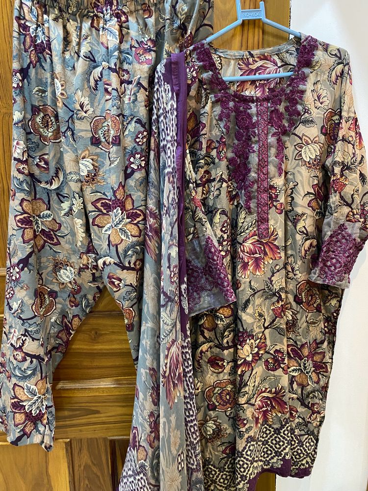 Pakistani Lawn Set