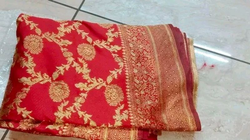 Fashionable Banarasi Weaving Silk Saree