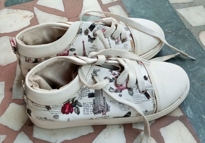 White Printed Sneakers🤍