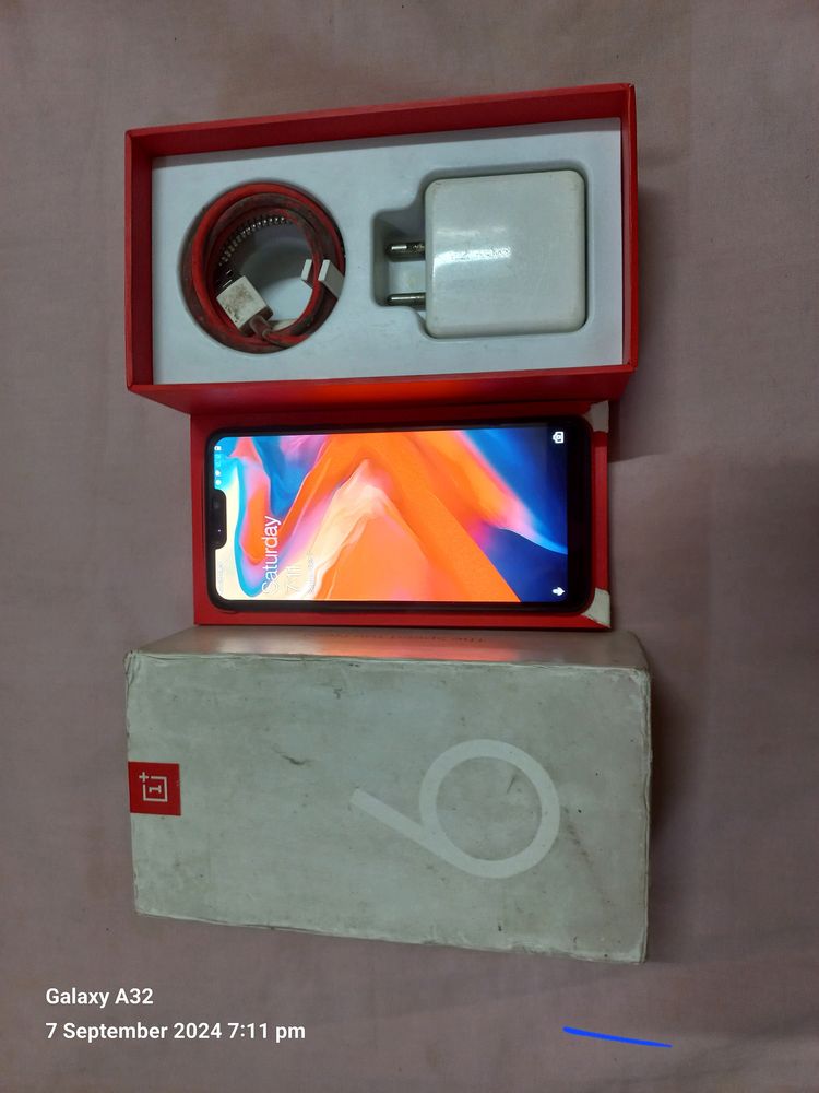 OnePlus 6 8/128gb with box