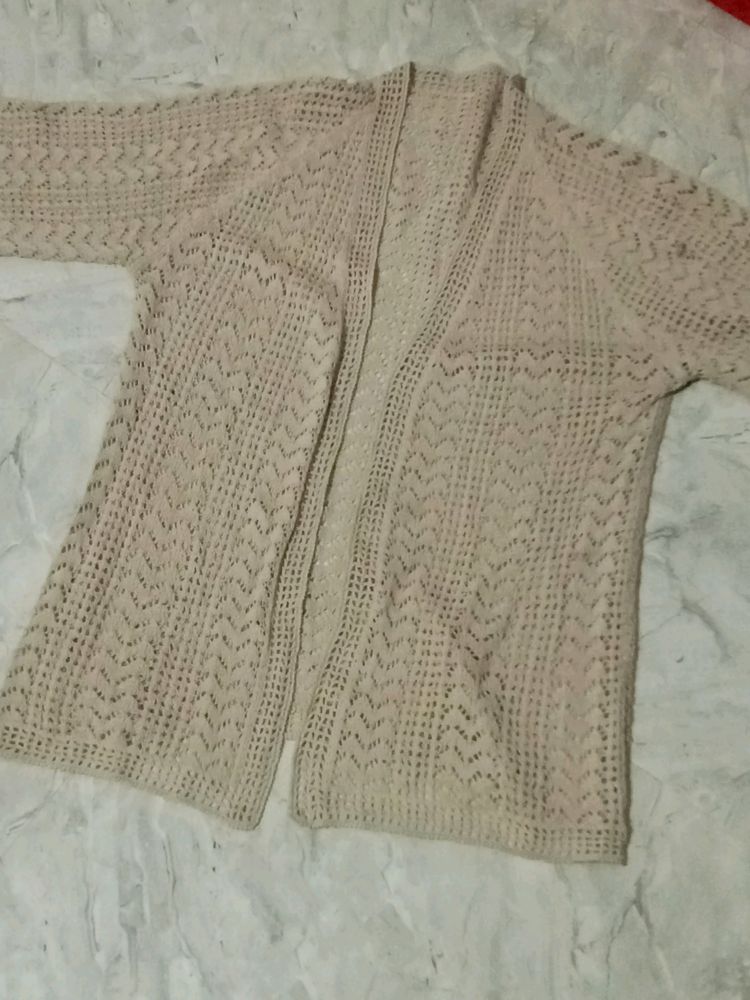 *Dark Cream Colour.  *Woollen Shrug . *No Deffect