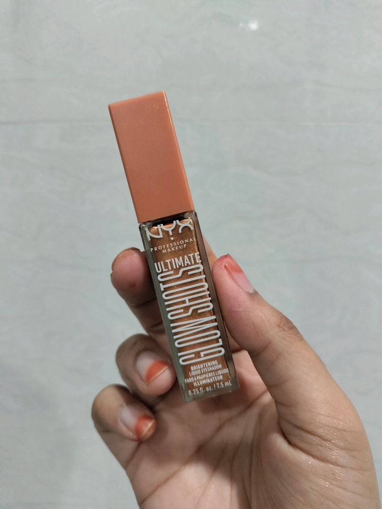 NYX Liquid Eyeshadow Shade Wow Cacao.