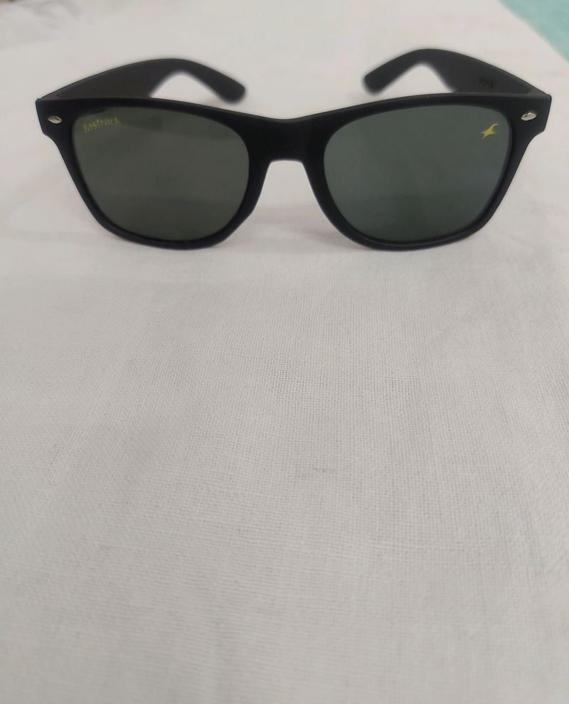 Fastrack Wayfarer Sunglasses ( BLACK)