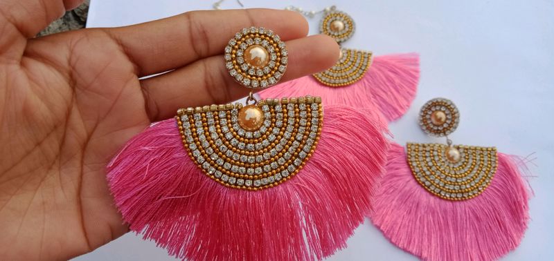 silk thread heavy earrings with maang tika