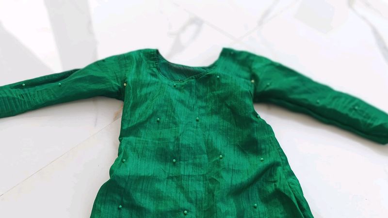 Green Kurti And Polaroid Pictures