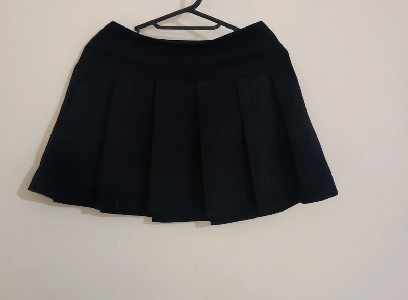 H&M Pleated Skirt