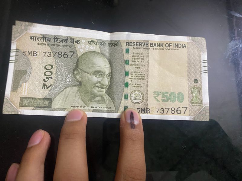 500 Fancy number note 786 In middle