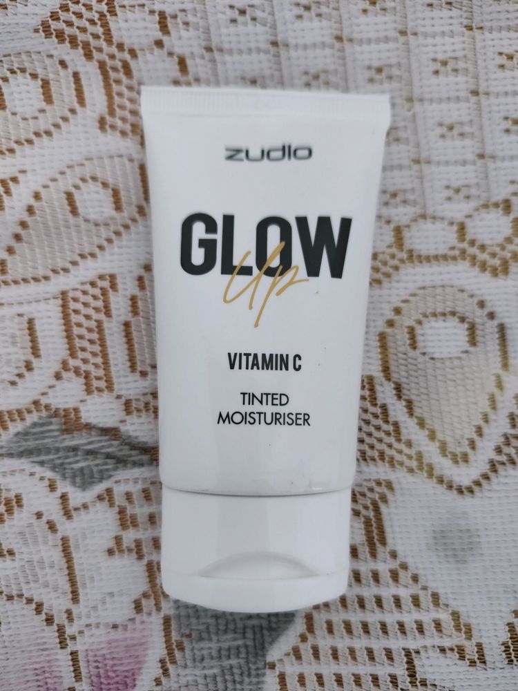 Zudio Glow Up Vit C Tinted Moisturiser