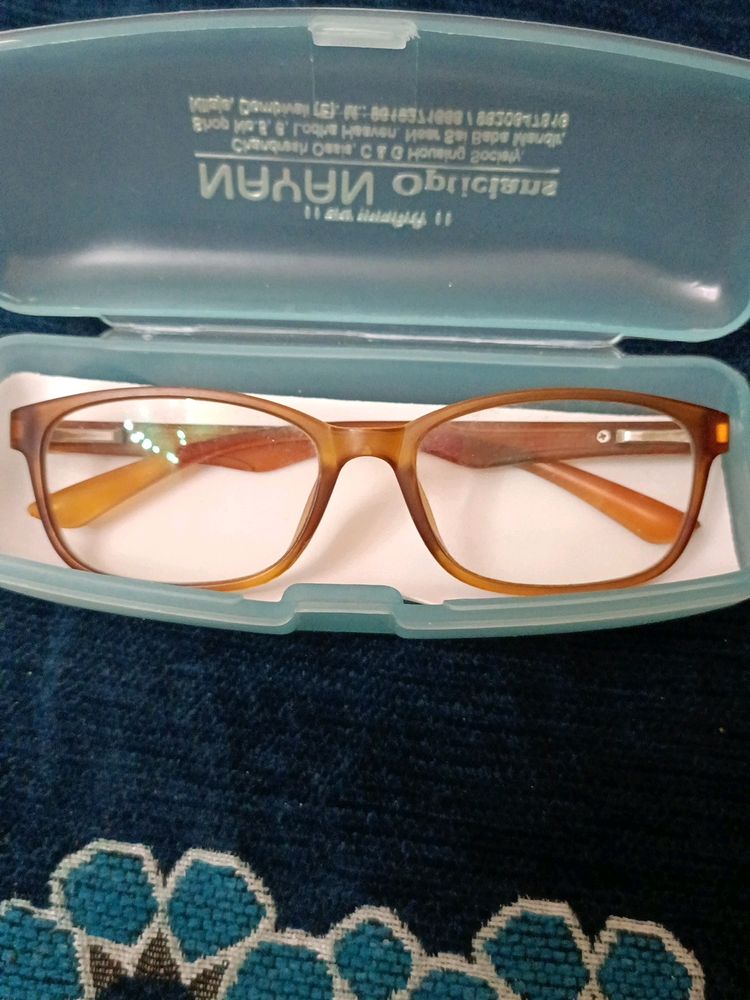 Unisex Frame With Glass