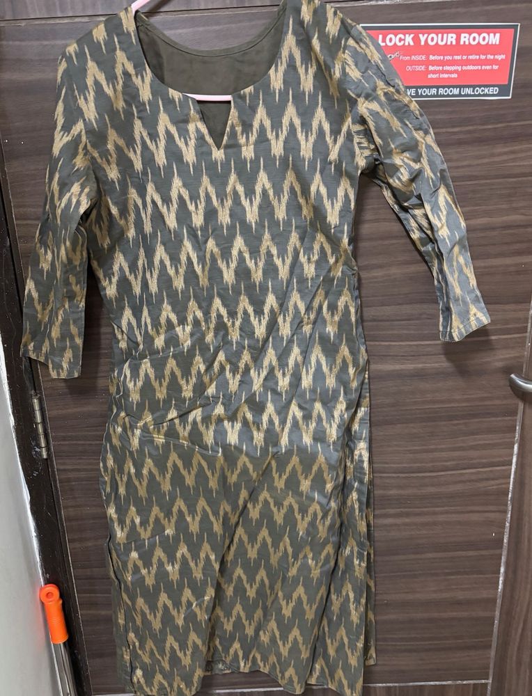 Ikat Print Kurti With Inner Lining!