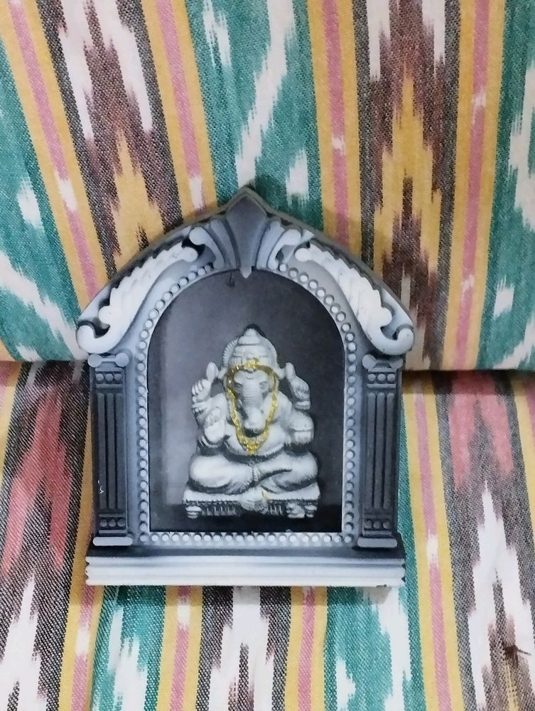 A Beautiful Ganesha Showpiece