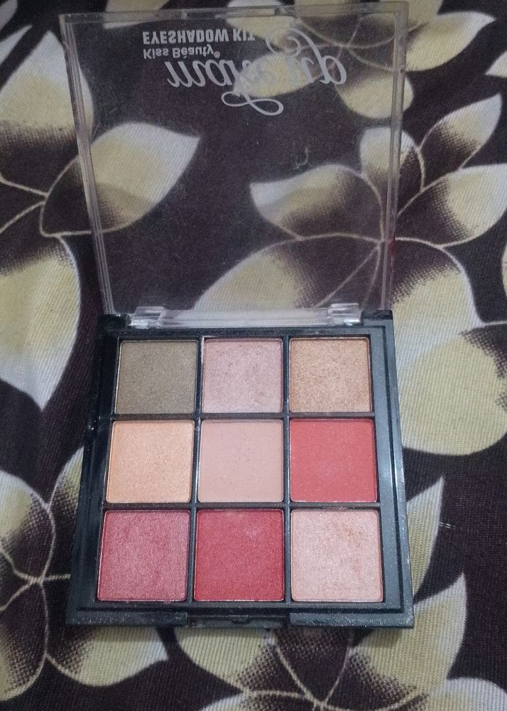 KISS BEAUTY EYESHADOW PALETTE