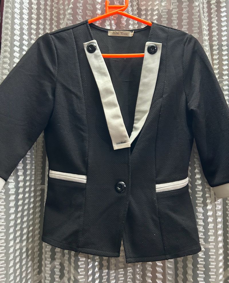 Quarter Sleeves Blazer