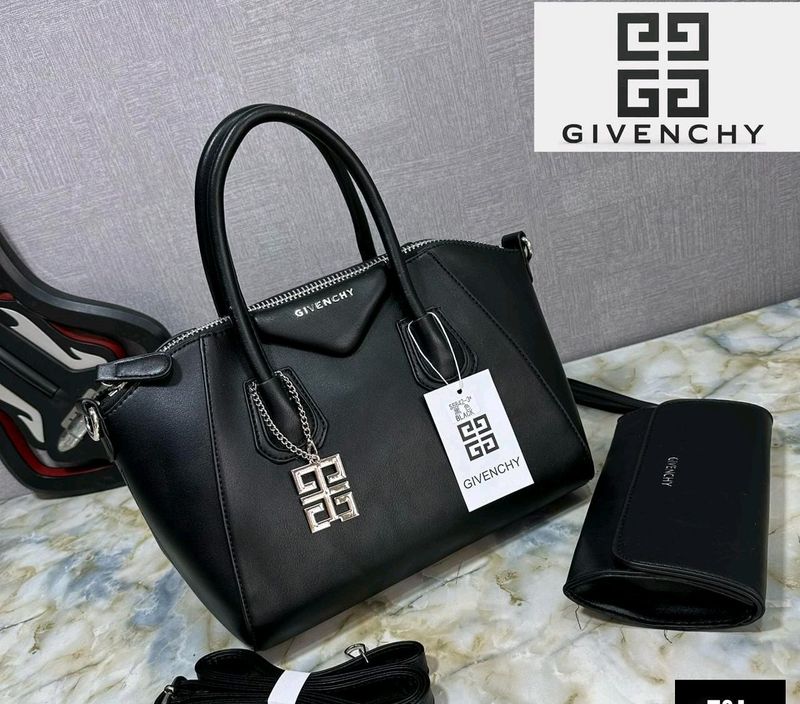 🆕️🔥Givenchy Handbag With Wallet