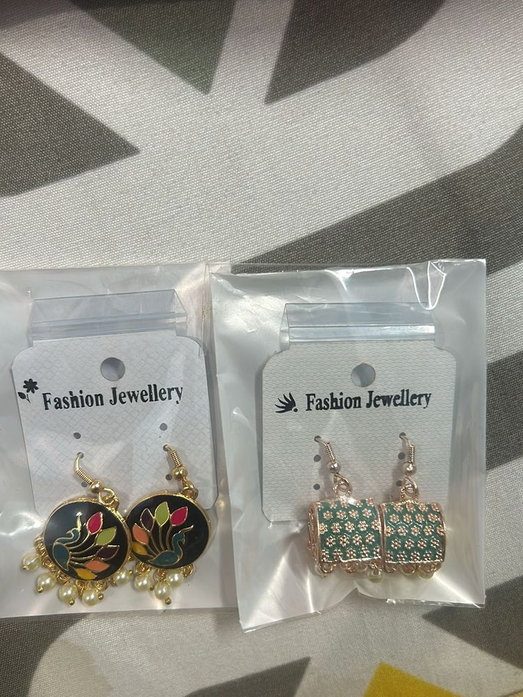 2 Pairs Of Earrings