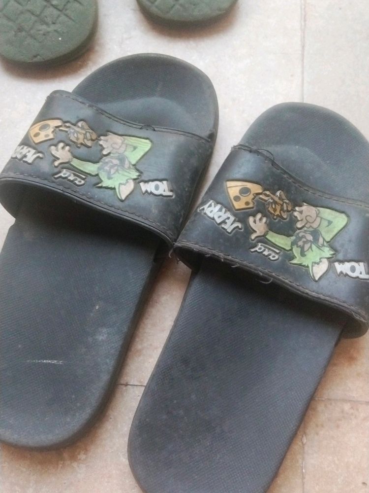 Slipper 2pairs In Very Good Condition