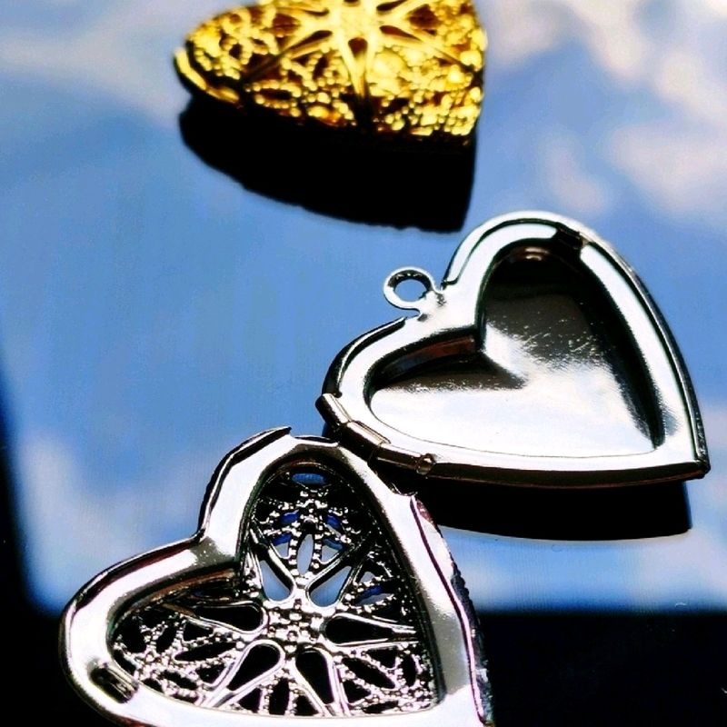 SILVER HEART PHOTO PENDANT