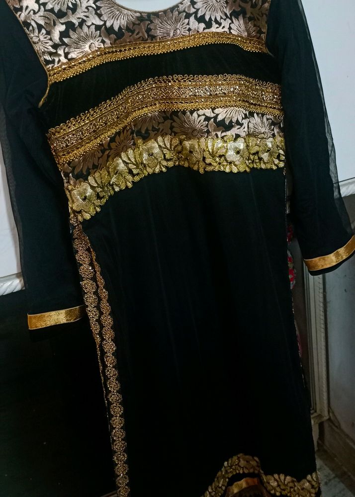 Kurta And Dupatta Set..One Time Wore