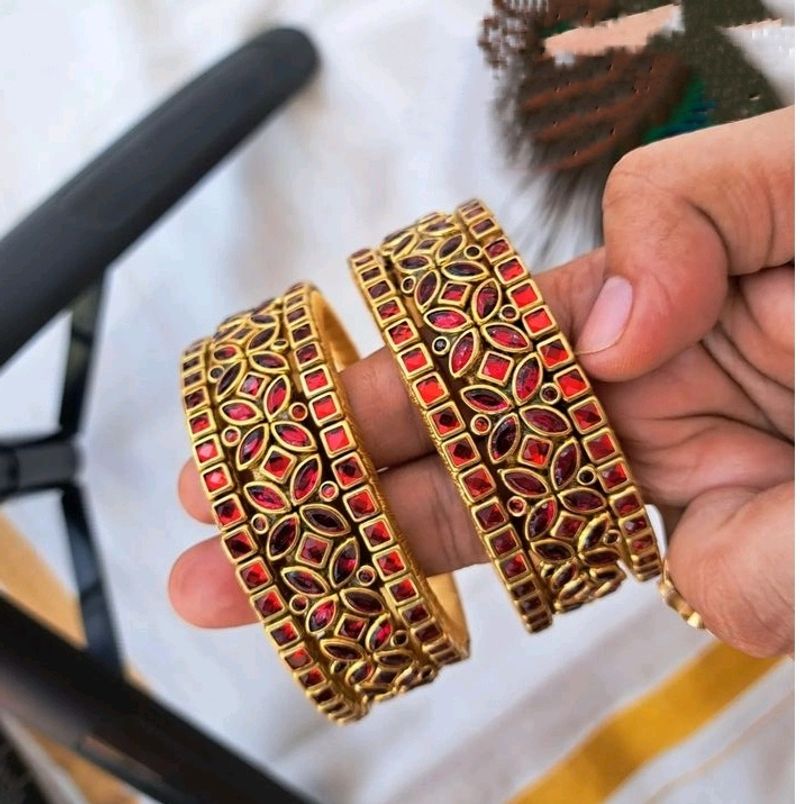 Handcrafted silk Thread Bangles