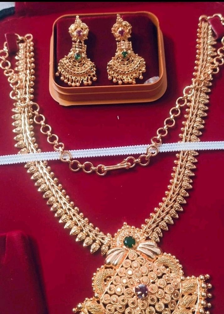 Pure Gold Spray Neck Piece With Earrings