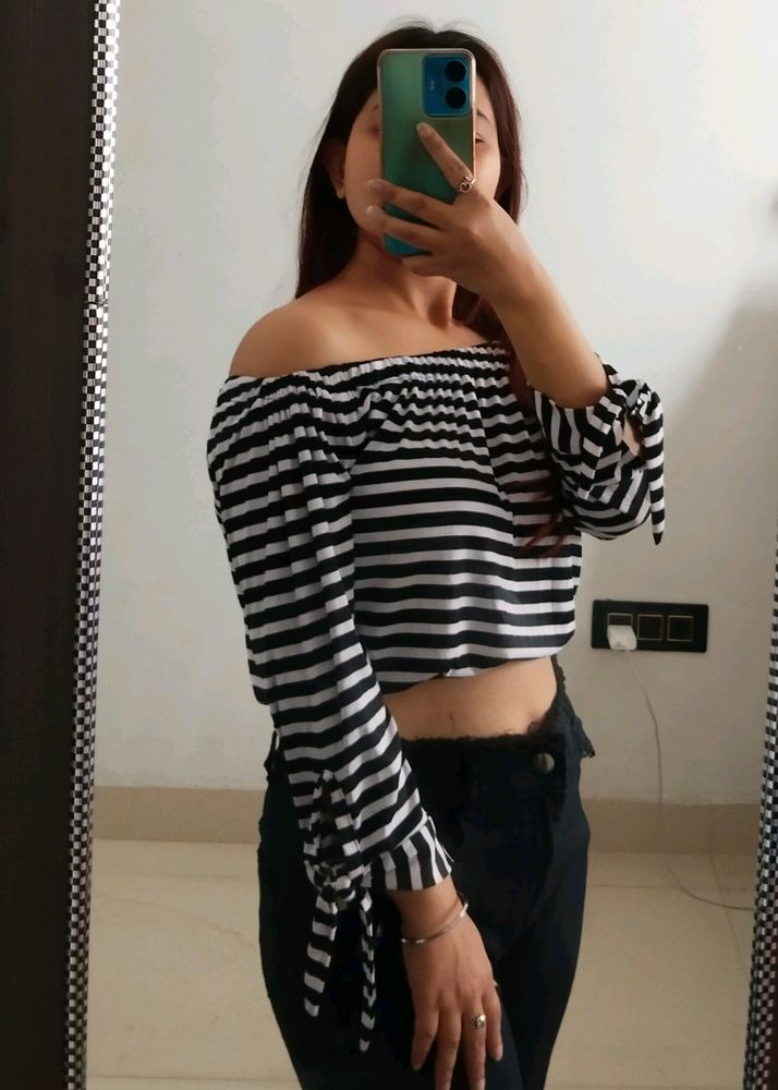 Beautiful Off-shoulder Crop Top