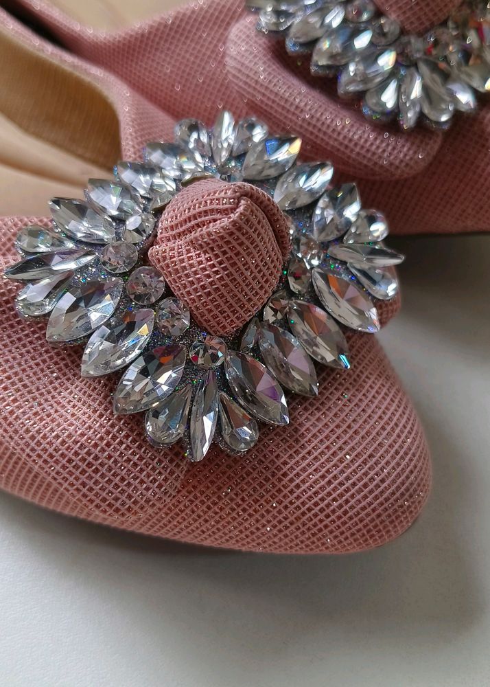 Ballerina Shoe With White Stones.