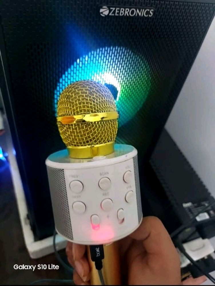 Golden Colour Bluetooth Speaker With Microphone