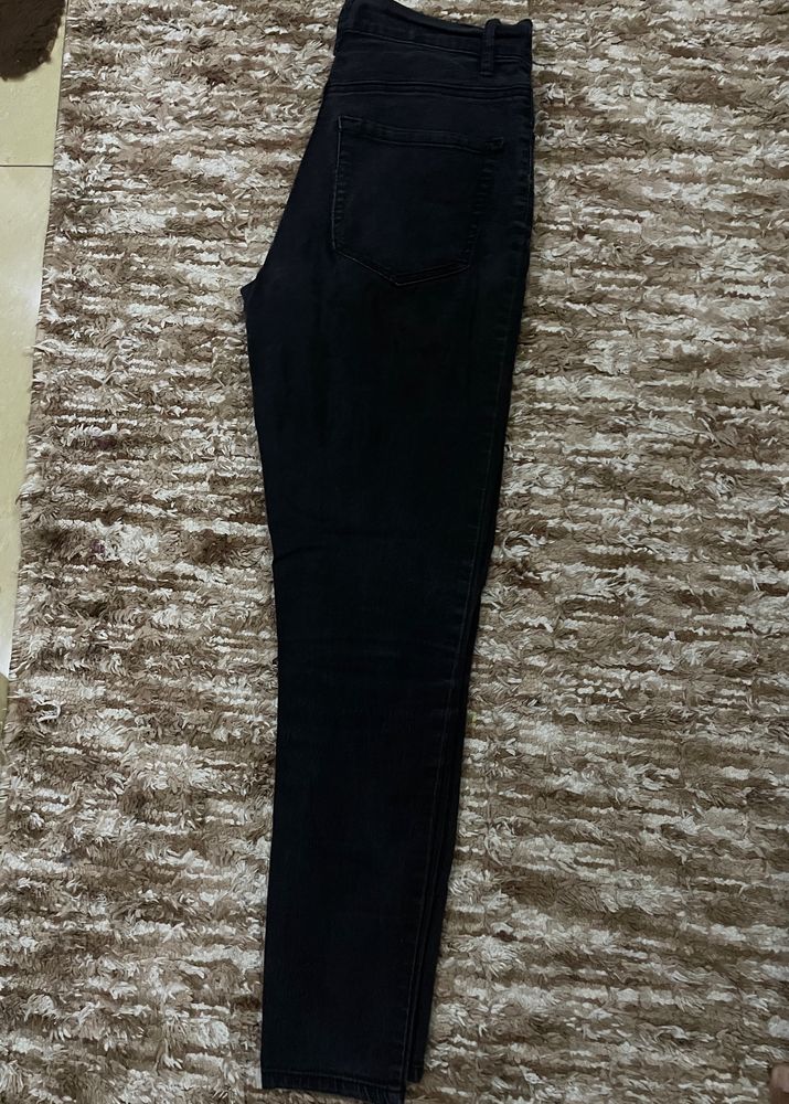 Slim Fit Mid Rise Jean