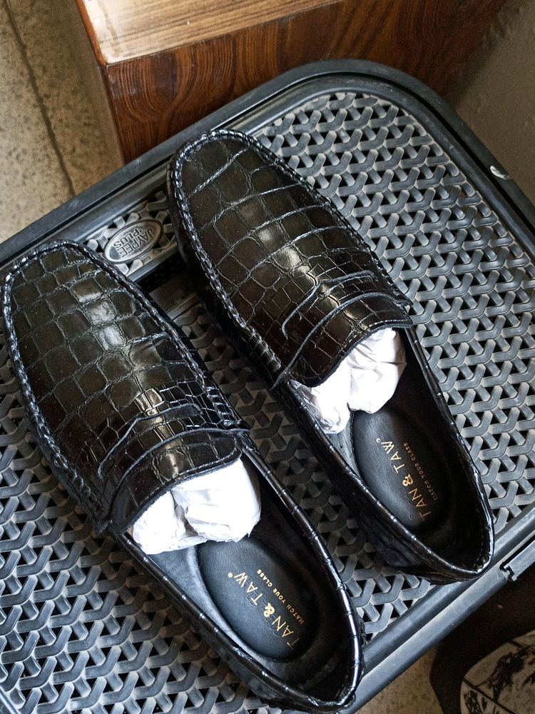 Genuine Leather Crocodile Print Loafers