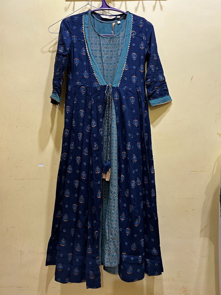 Avaasa Printed A-line Kurta With Jacket Size XS