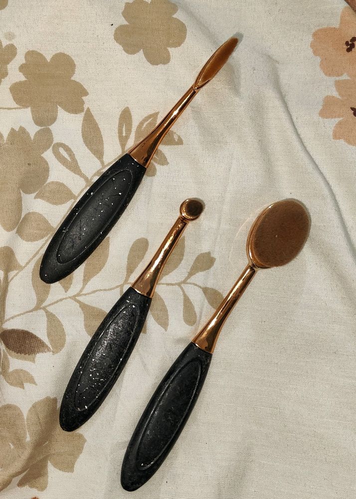 Set Of 3 Brushes