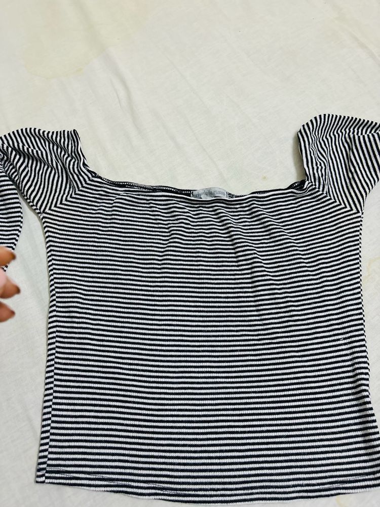 Drop Shoulder Black N White Full Sleeve Top Unused