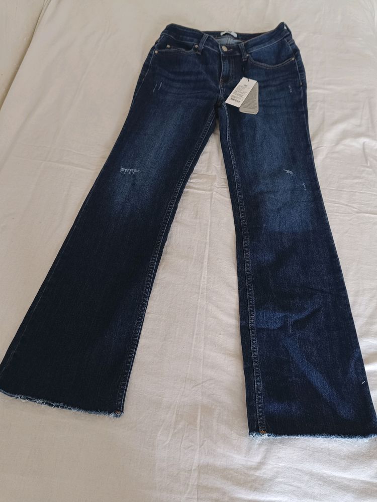 Sale 🎉 Mid Rise Bootcut Jeans