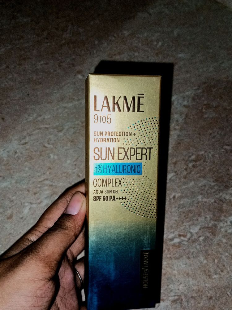 Lakme Sun Expert 1% Hyaluronic Complex Aqua Su Gel